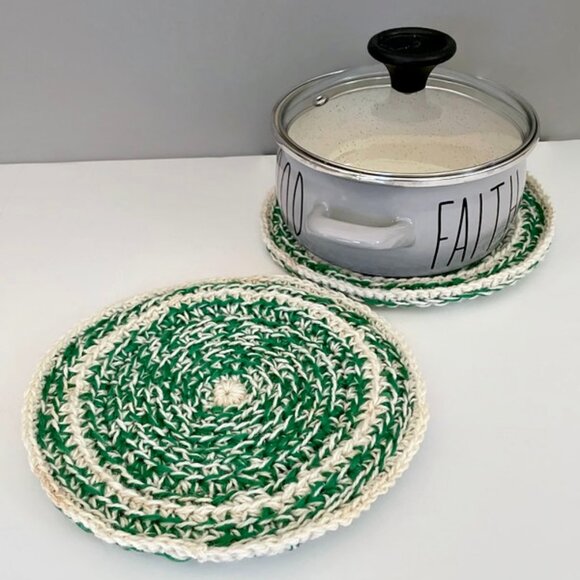 Crochet Thick Pot Holders, Handmade Farmhouse Decor - Picture 7 of 8